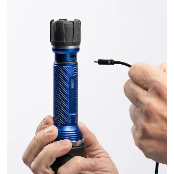 Lampe De Poche DEL Rechargeable Kobalt, 600 Lumens 2 Lampe De Poche DEL Rechargeable Kobalt, 600 Lumens – Image 2