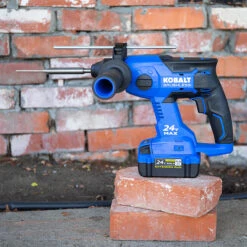 Marteau Rotatif Kobalt 24 V Max, 7/8 Po, SDS Plus, Sans Fil, Bleu Et Noir, Outil Seul Sans Batterie 7 Marteau Rotatif Kobalt 24 V Max, 7/8 Po, SDS Plus, Sans Fil, Bleu Et Noir, Outil Seul Sans Batterie -Kobalt Boutique 45595011c L
