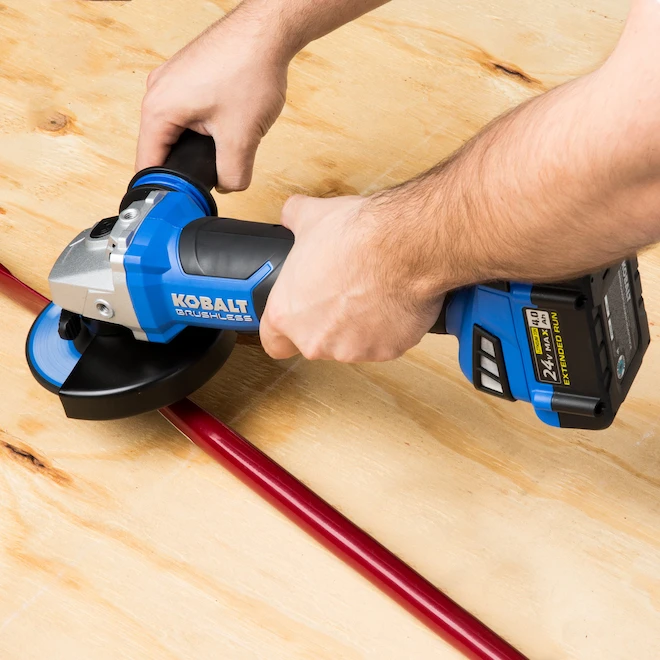 Meuleuse D'angle Kobalt 24 V Max Sans Fil, Noire Et Bleue, Arbre De 5/8 Po De Diamètre, Outil Seul Sans Batterie 4 Meuleuse D'angle Kobalt 24 V Max Sans Fil, Noire Et Bleue, Arbre De 5/8 Po De Diamètre, Outil Seul Sans Batterie – Image 4