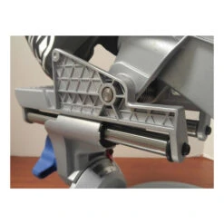 Scie à Onglets Kobalt à Fil Combiné, Coulissant à Simple Biseau, 7 1/4 Po, 10 A 7 Scie à Onglets Kobalt à Fil Combiné, Coulissant à Simple Biseau, 7 1/4 Po, 10 A -Kobalt Boutique 89335003c L